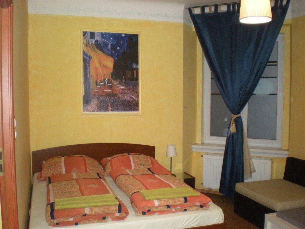 Elvis Guesthouse Budapest Exterior photo