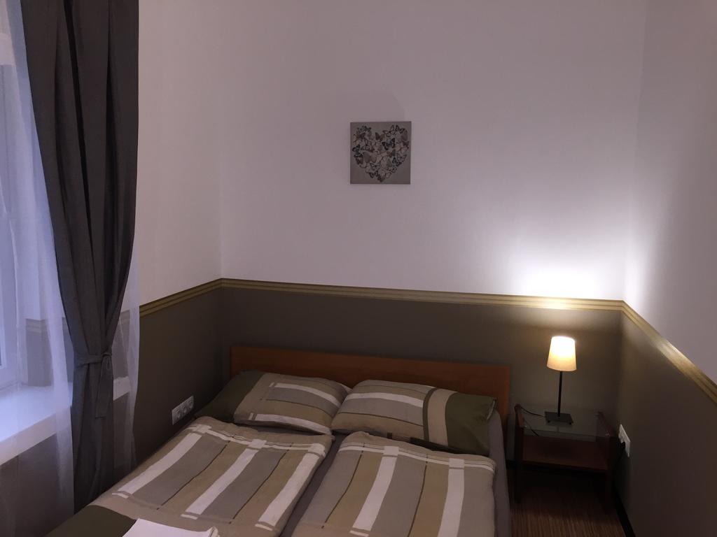 Elvis Guesthouse Budapest Exterior photo